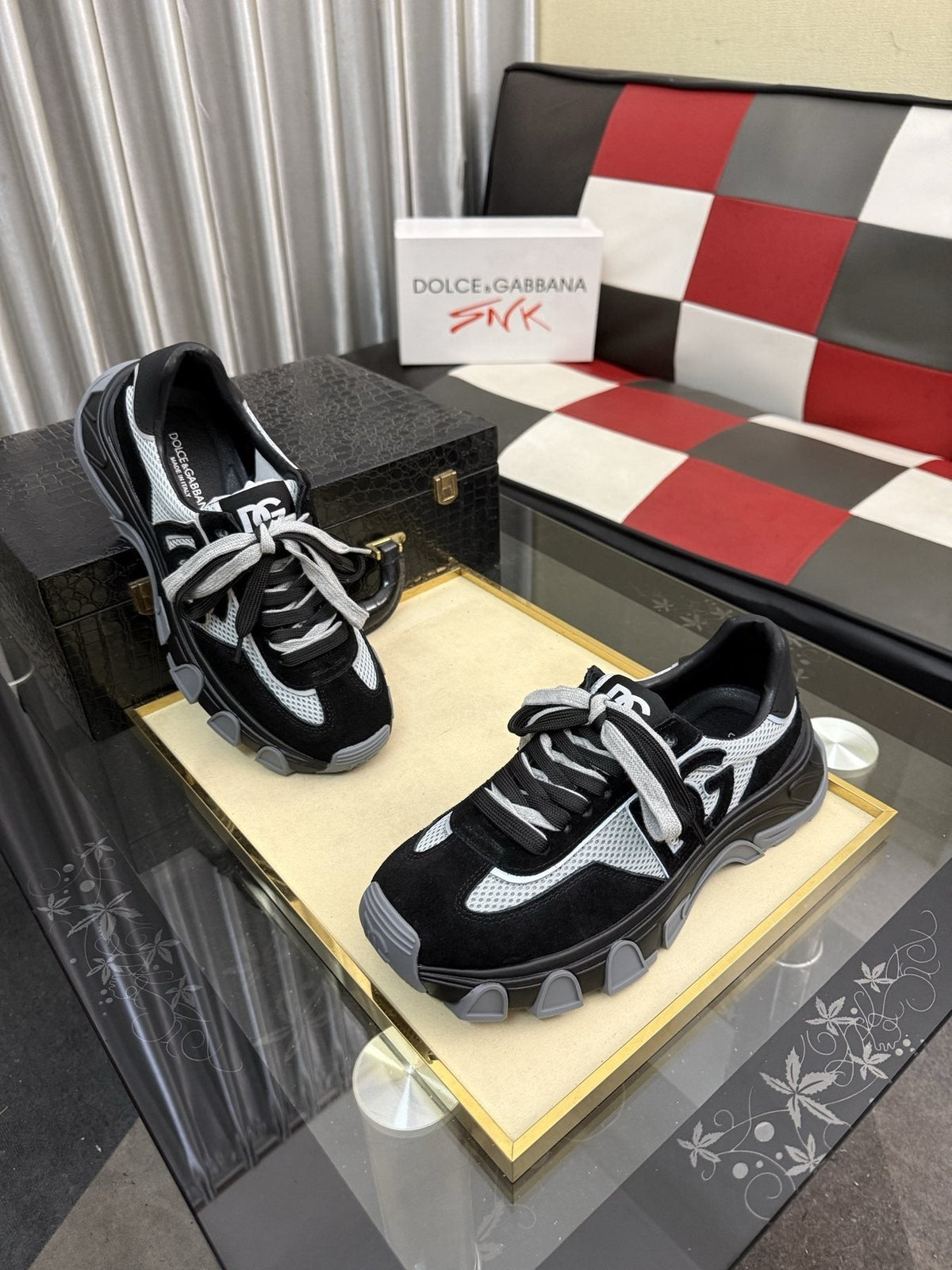 Dolce & Gabbana Black & White Low-Top Sneakers