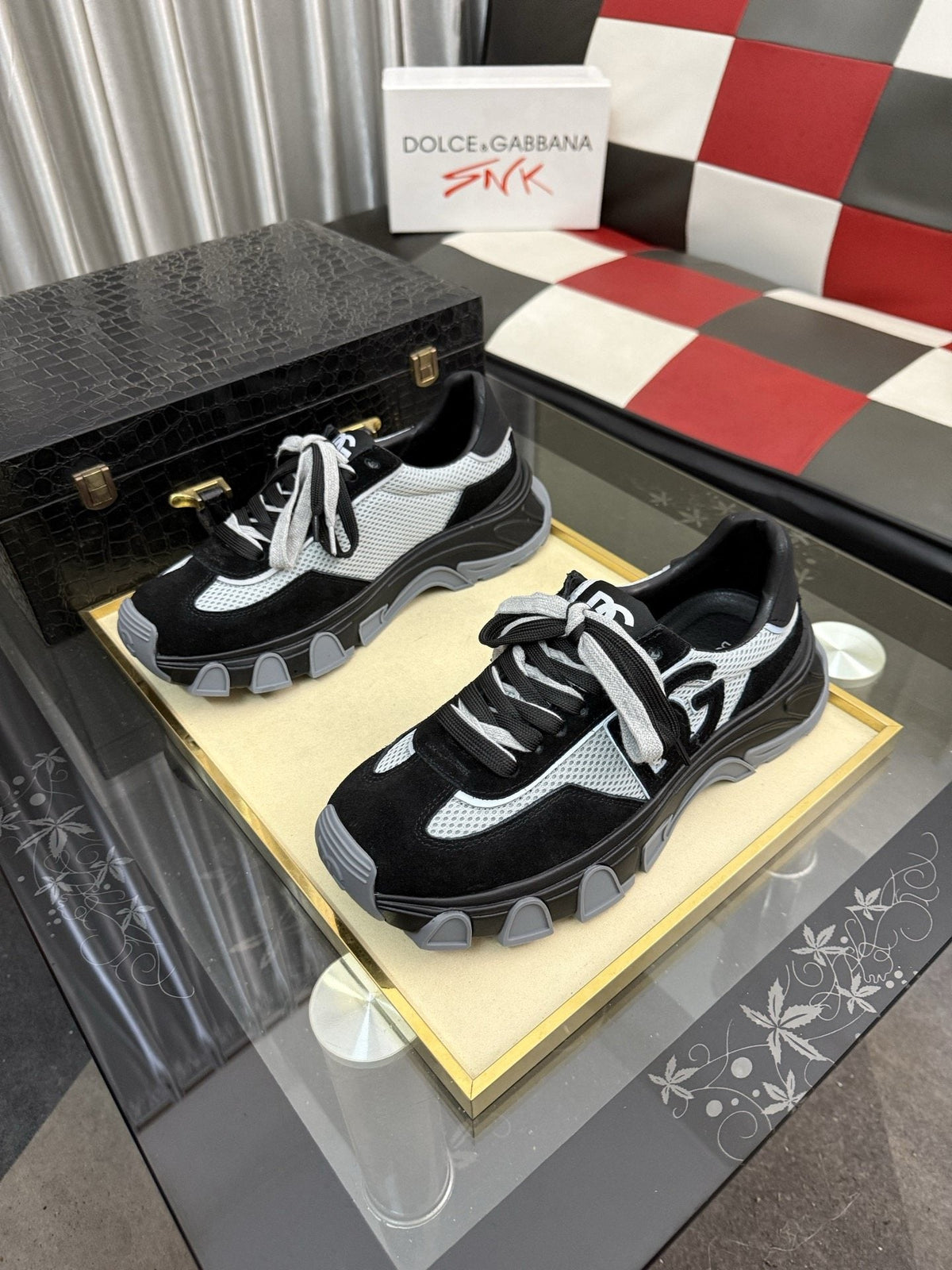 Dolce & Gabbana Black & White Low-Top Sneakers
