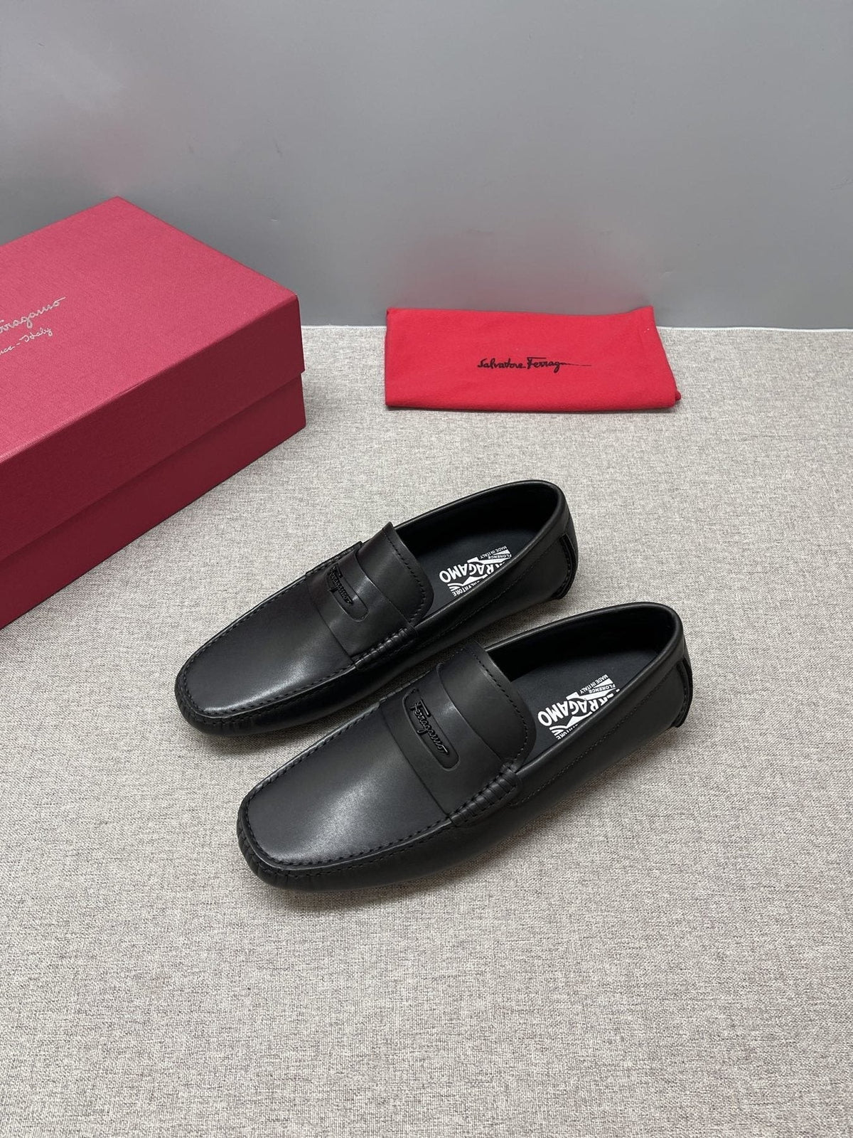 Ferragamo Men's Black Leather Driving Loafers